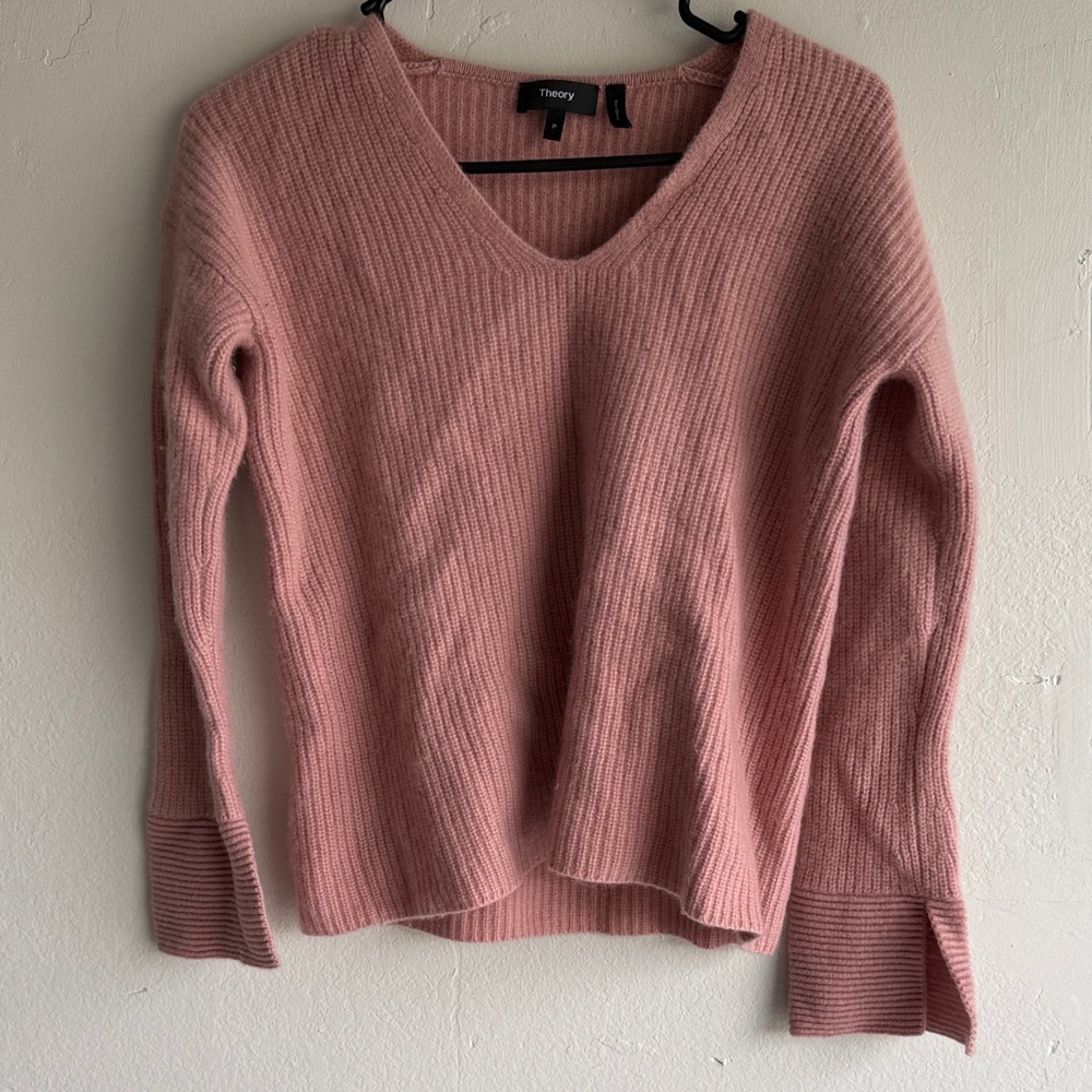 Theory Women's Soft Pink V-Neck Sweater